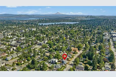 9240 Dayton Avenue N, Seattle, WA 98103 - Photo 31