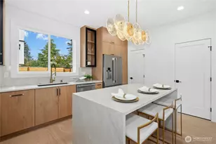 9240 Dayton Ave N, Seattle, WA 98103 - Photo 11