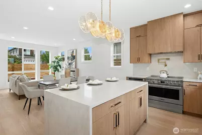 9240 Dayton Avenue N, Seattle, WA 98103 - Photo 9