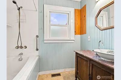 803 S 10th Street, Mount Vernon, WA 98274 - Photo 15