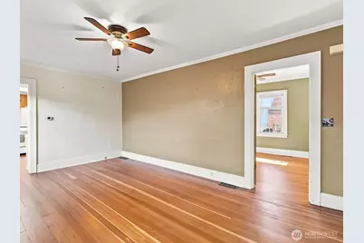 803 S 10th Street, Mount Vernon, WA 98274 - Photo 3