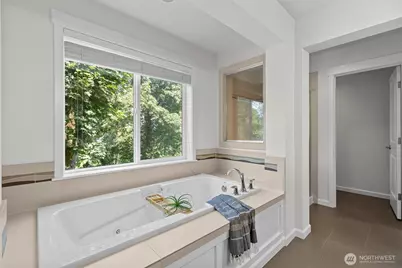 16198 SE 51st Place, Bellevue, WA 98006 - Photo 17
