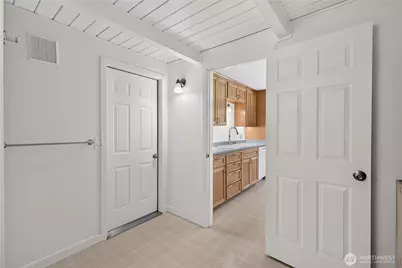 12302 7th Place SW, Seattle, WA 98146 - Photo 21
