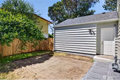 12302 7th Place SW, Seattle, WA 98146 - Photo 9