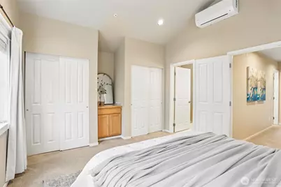 11875 SE 4th Place #701, Bellevue, WA 98005 - Photo 17