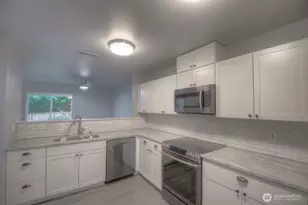4043 Wonderwood Ln SE, Lacey, WA 98503 - Photo 7