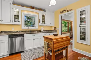 7047 27th Ave NW, Seattle, WA 98117 - Photo 11
