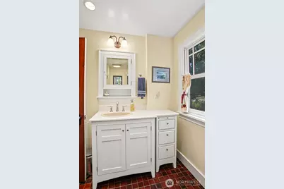 7047 27th Avenue NW, Seattle, WA 98117 - Photo 17