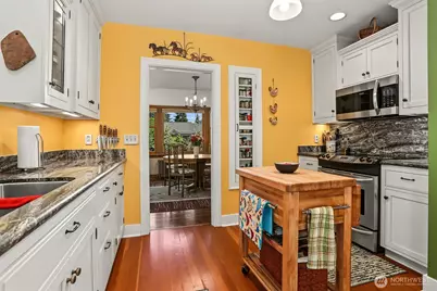 7047 27th Avenue NW, Seattle, WA 98117 - Photo 13