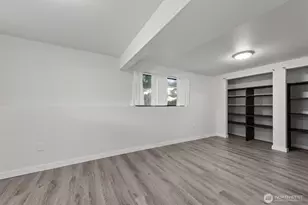 14910 SE 49th St, Bellevue, WA 98006 - Photo 19