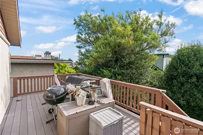 4707 Phinney Avenue N, Seattle, WA 98103 - Photo 11