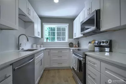 7028 Boston Harbor Road NE, Olympia, WA 98506 - Photo 3