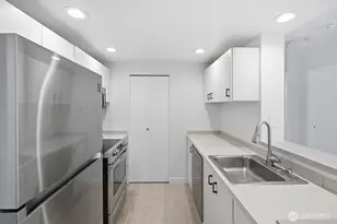 121 Vine St, Seattle, WA 98121 - Photo 7