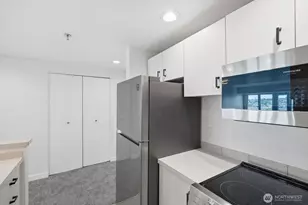 121 Vine St, Seattle, WA 98121 - Photo 15