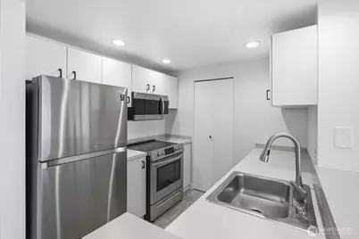 121 Vine Street #2004, Seattle, WA 98121 - Photo 9