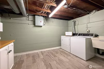 2448 1st Avenue W, Seattle, WA 98119 - Photo 27