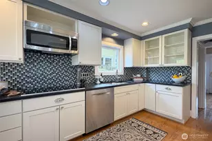 2448 1st Ave W, Seattle, WA 98119 - Photo 15