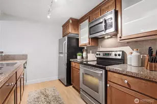300 N 130th St, Seattle, WA 98133 - Photo 9