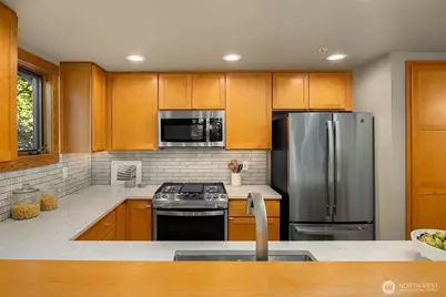 3824 Evanston Avenue N #11, Seattle, WA 98103 - Photo 9