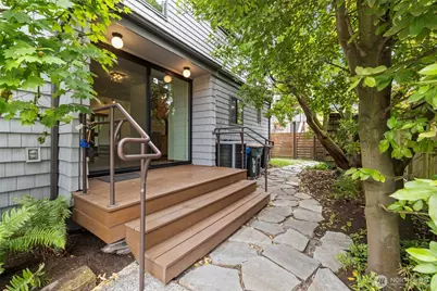 2315 26th Avenue E, Seattle, WA 98112 - Photo 19