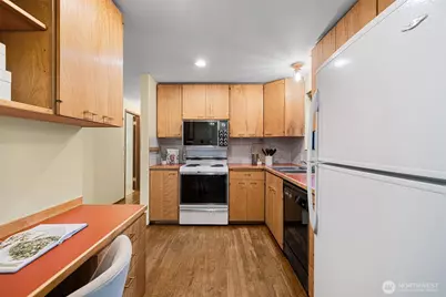 2315 26th Avenue E, Seattle, WA 98112 - Photo 7