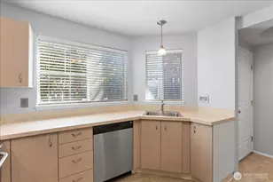5300 Harbour Pointe Blvd, Mukilteo, WA 98275 - Photo 11