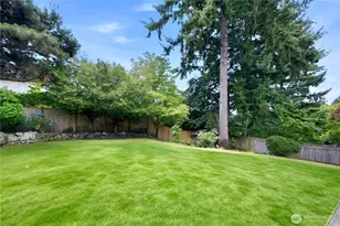 11607 SE 77th Pl, Newcastle, WA 98056 - Photo 33