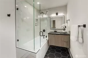 5520 Brooklyn Ave NE, Seattle, WA 98105 - Photo 11