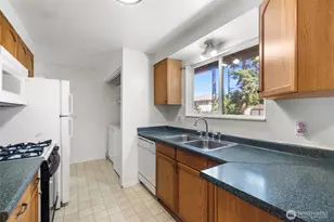 1112 Ridgeway Dr, Oak Harbor, WA 98277 - Photo 13