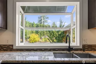 8414 NE 144th Place, Kirkland, WA 98034 - Photo 13