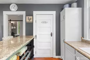 21895 Cedardale Rd, Mount Vernon, WA 98274 - Photo 9