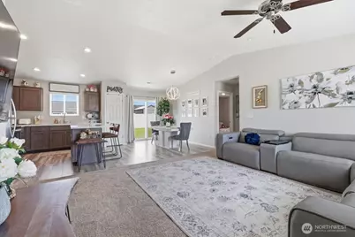 915 E Mt. Adams Street, Othello, WA 99344 - Photo 5