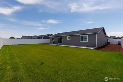 915 E Mt. Adams Street, Othello, WA 99344 - Photo 31