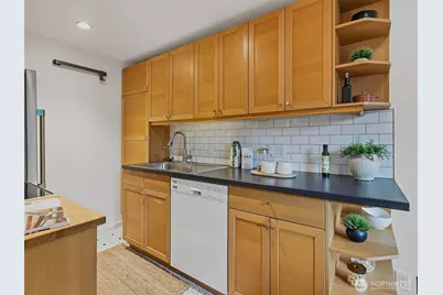 8701 35th Avenue NE #Apt 4, Seattle, WA 98115 - Photo 17