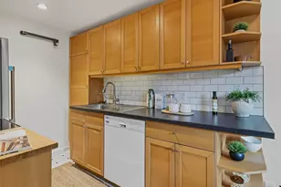8701 35th Ave NE, Seattle, WA 98115 - Photo 17
