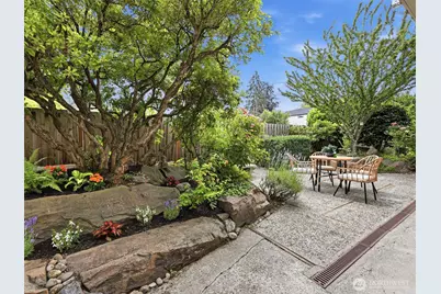 8701 35th Avenue NE #Apt 4, Seattle, WA 98115 - Photo 27