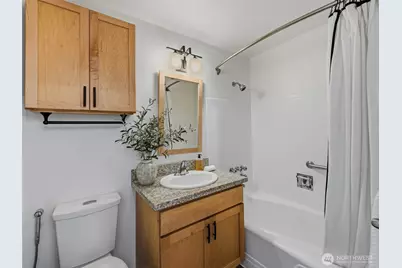 8701 35th Avenue NE #Apt 4, Seattle, WA 98115 - Photo 5
