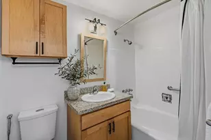 8701 35th Ave NE, Seattle, WA 98115 - Photo 5