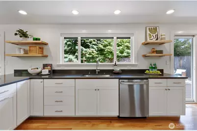 1527 NE 123rd Street, Seattle, WA 98125 - Photo 13