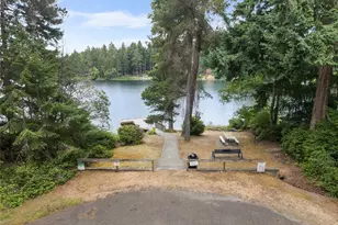 10718 Trout Pl, Anderson Island, WA 98303 - Photo 15