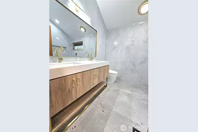 2419 Federal Avenue E, Seattle, WA 98102 - Photo 11