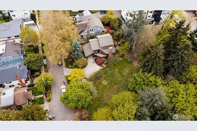 2419 Federal Avenue E, Seattle, WA 98102 - Photo 29