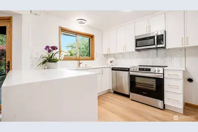 2419 Federal Avenue E, Seattle, WA 98102 - Photo 19