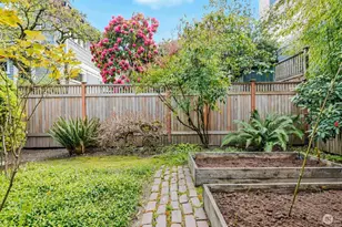 2419 Federal Ave E, Seattle, WA 98102 - Photo 27