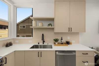 3852 Carr Place N, Seattle, WA 98103 - Photo 9