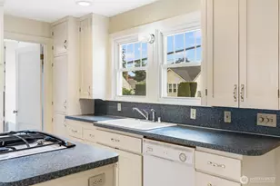 421 E Division St, Mount Vernon, WA 98274 - Photo 9