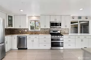 16745 Meridian Ave N, Seattle, WA 98133 - Photo 9