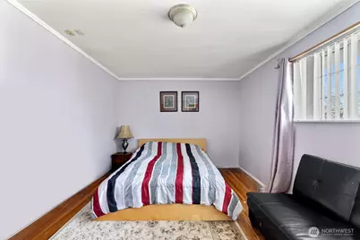 16745 Meridian Avenue N, Seattle, WA 98133 - Photo 23