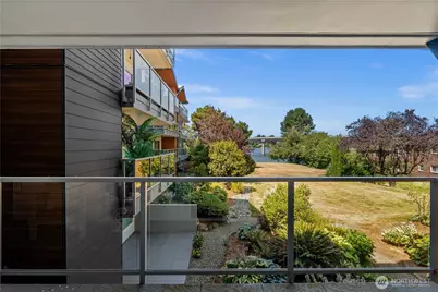 2501 Canterbury Lane E #203, Seattle, WA 98112 - Photo 23