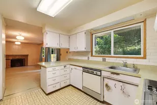535 Surfcrest Pl NE, Poulsbo, WA 98370 - Photo 9